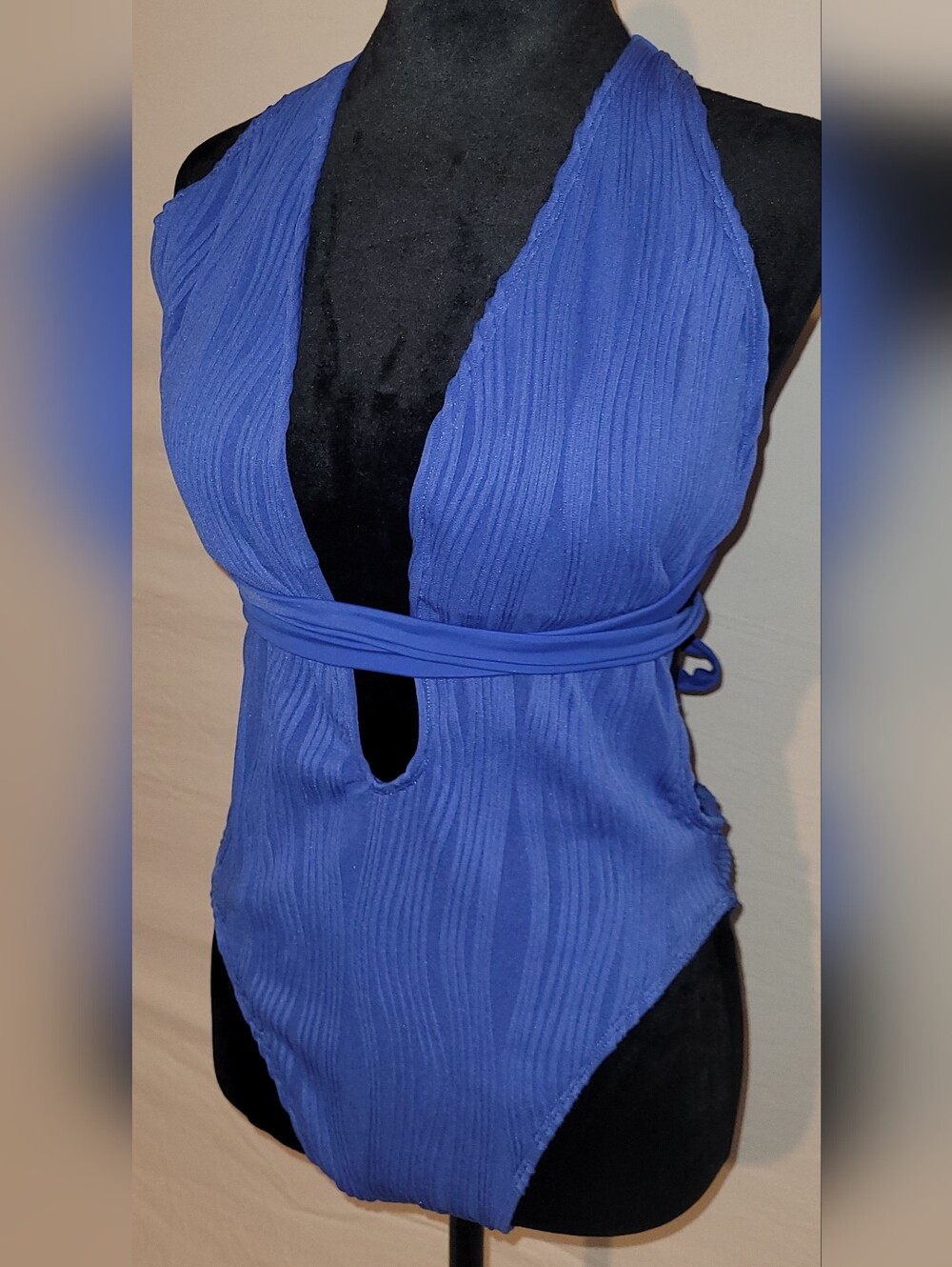 Zaful Ribbed Royal Blue Halter Tie-Back Women’s Top, L